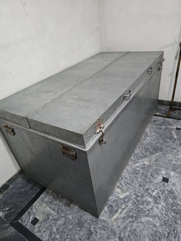 6ft iron trunk paiti 1