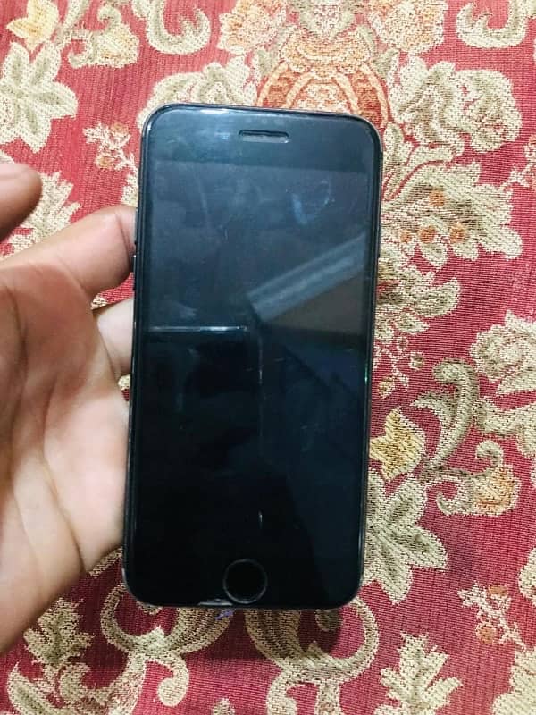 i phone 7 used condition 10/8 sim working life time contac 03119473469 1