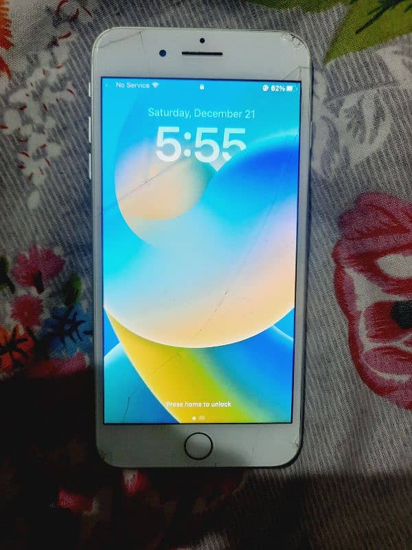 urgent sale iphone 8 plus 64 gb non pta 1