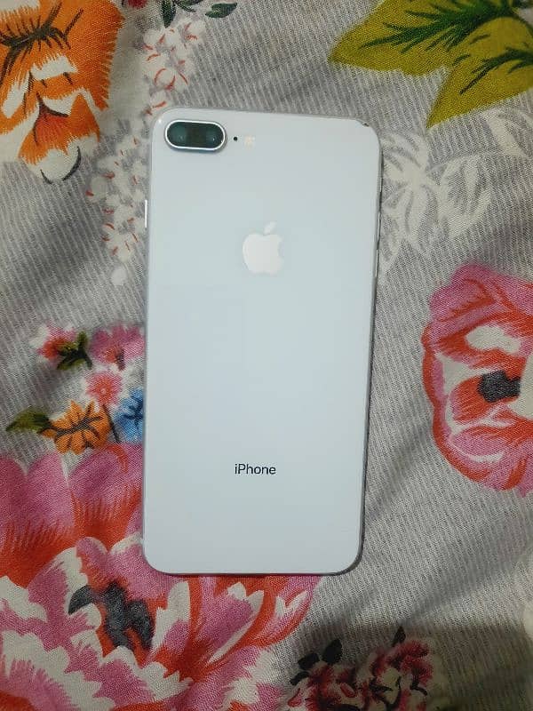 urgent sale iphone 8 plus 64 gb non pta 4