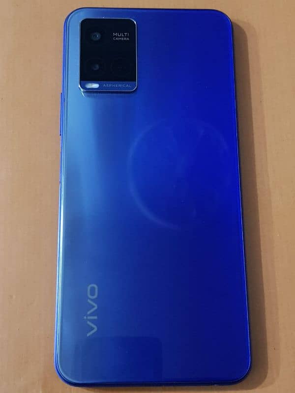 Vivo Y21 1