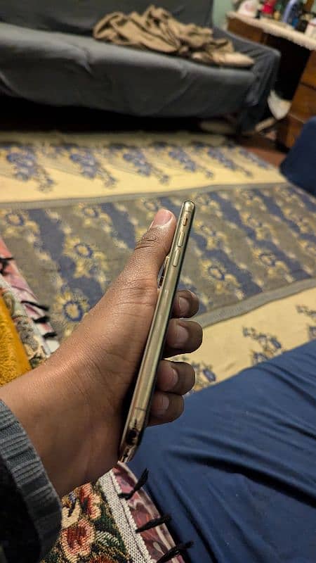 iphone xs gold 256gb non PTA ( FU ) only sale 0