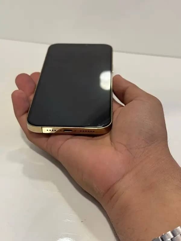 I phone 12 pro max With box 128gb gold addition 4