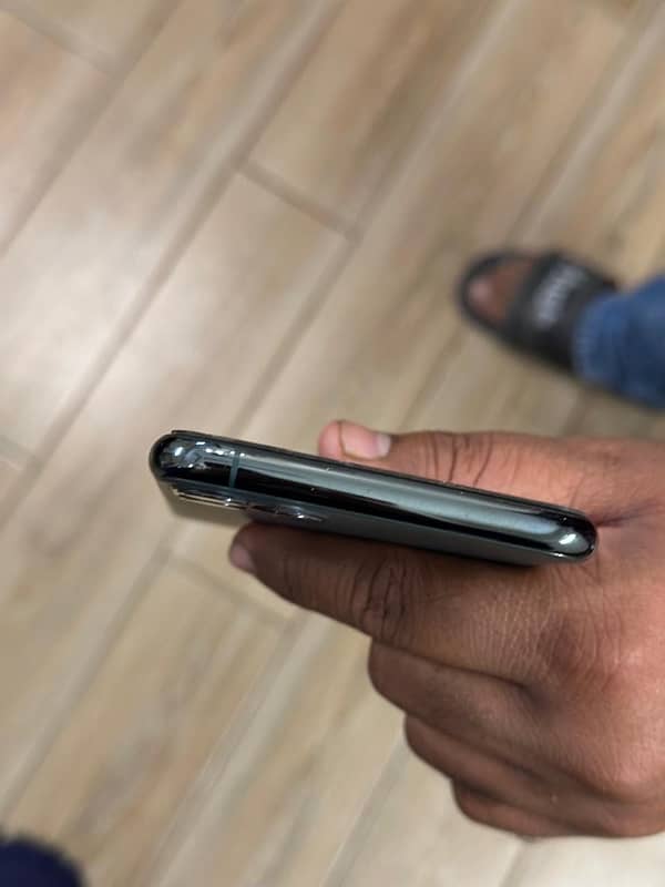 iphone 11pro max approved 5