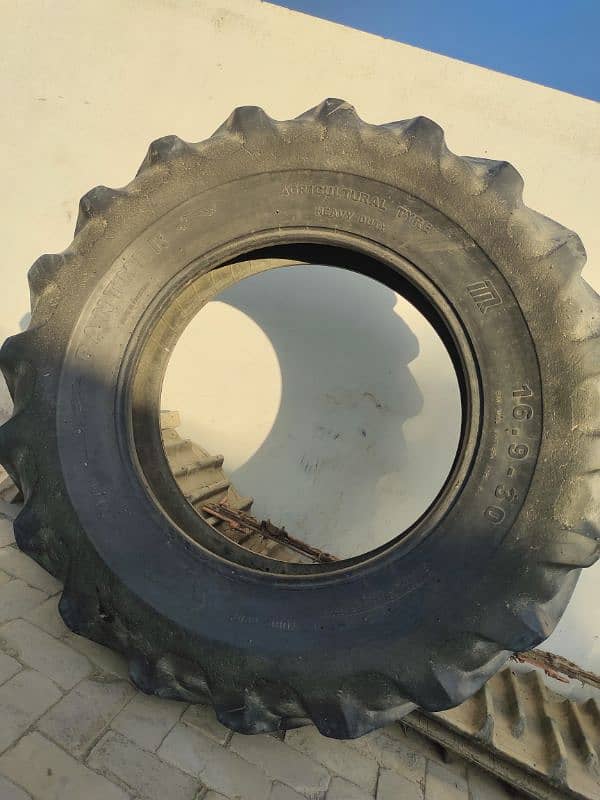 16.9. 30 size 375 tractor tyre 7