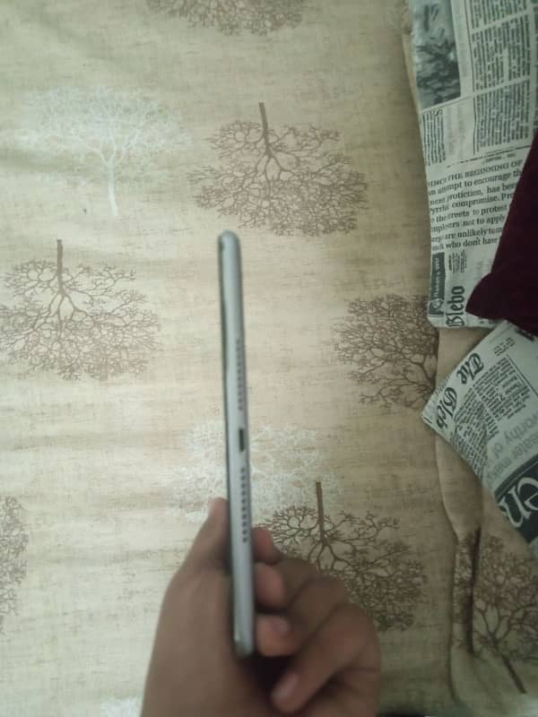 iPad mini 4 contact only on OLX 2