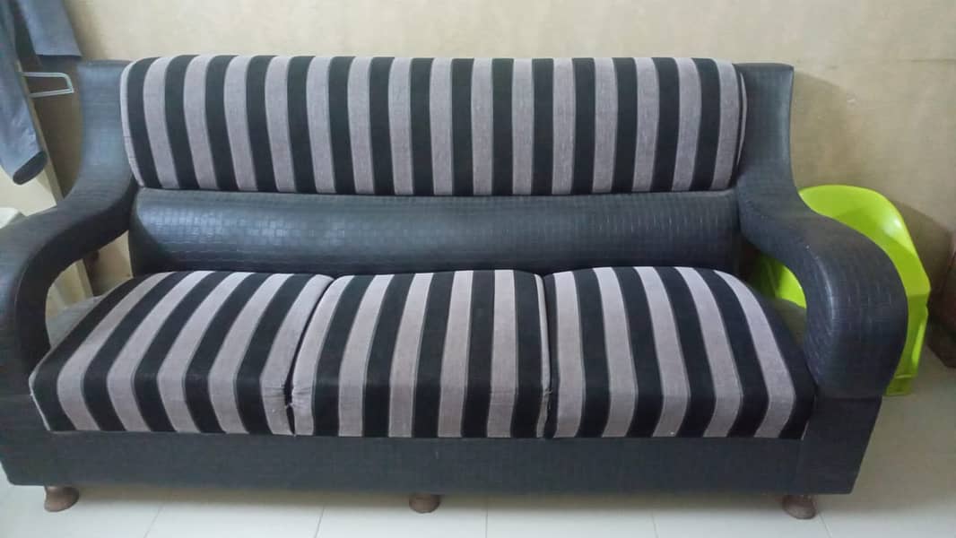 5 Seater Sofa Set, Urgent need money, condition 9/10 12/12 KI SALE 2