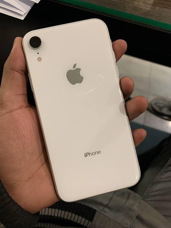 iphone xr 4