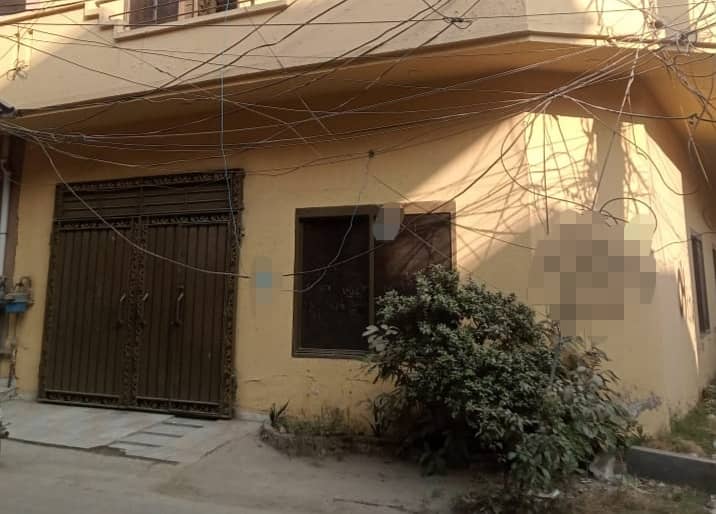 Corner House Of 5 Marla For sale In Marghzar Officers Colony 0