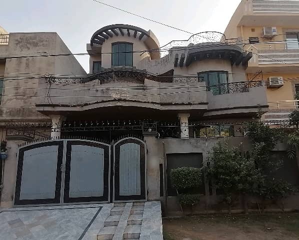 Avail Yourself A Great 10 Marla House In Marghzar Officers Colony 0