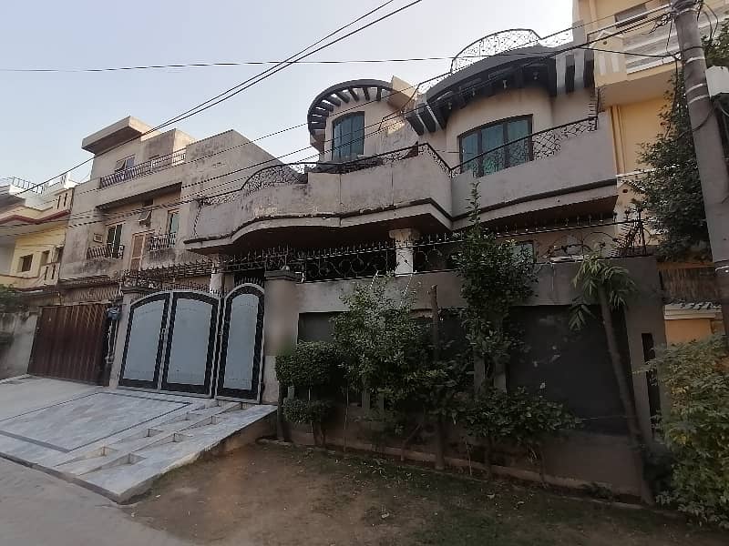 Avail Yourself A Great 10 Marla House In Marghzar Officers Colony 2