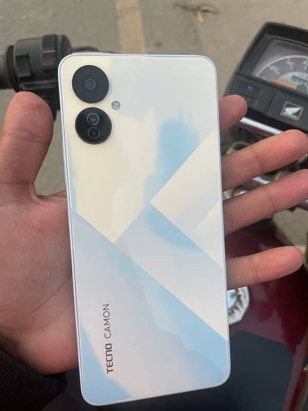 Tecno Camon 19 Pro 1