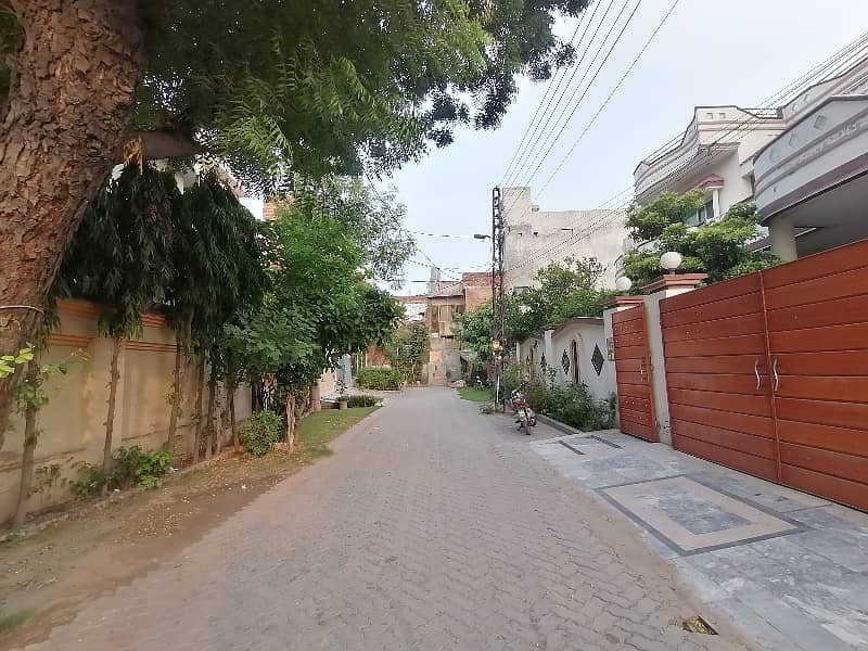 Prime Location House For Sale In Beautiful Marghzar Officers Colony 4