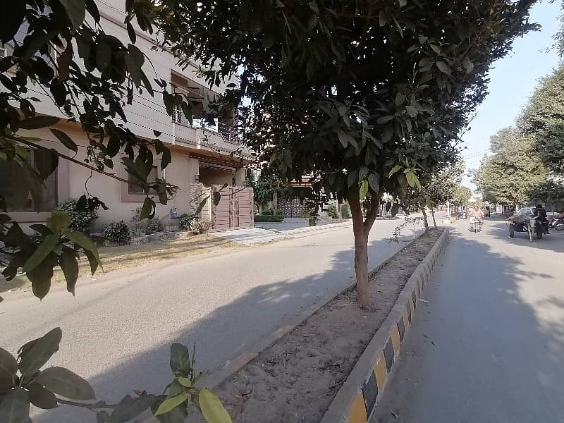 Main Double Road In Marghzar Officers Colony 2363 Square Feet House For Sale 4