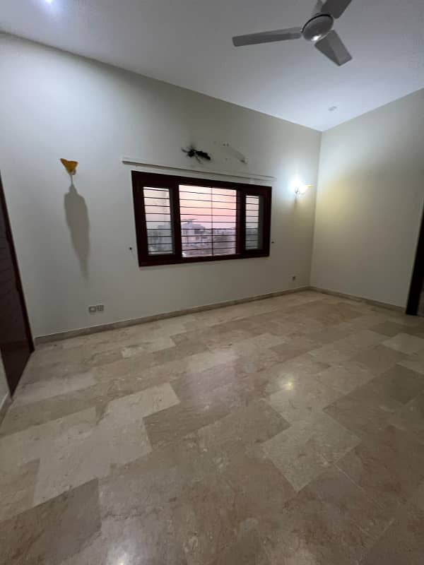 UPPER PORTION FOR RENT IN PRIME LOCATION OF PHASE 8 11