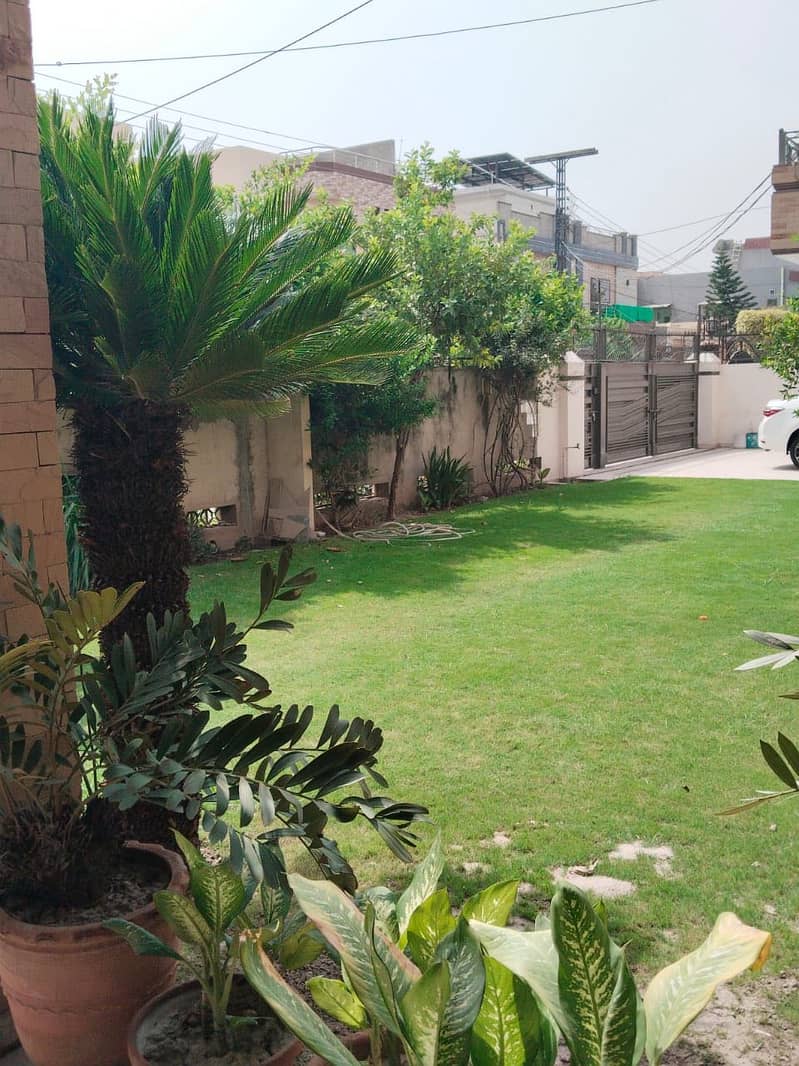 Get This Amazing Facing Park 1 Kanal House Available In Marghzar Officers Colony 7