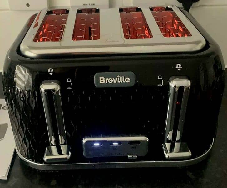 Breville 4-Slice Toaster Stylish and Efficient Toasting for Kitchen 1