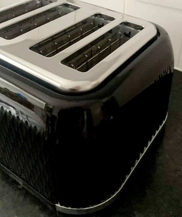 Breville 4-Slice Toaster Stylish and Efficient Toasting for Kitchen 11