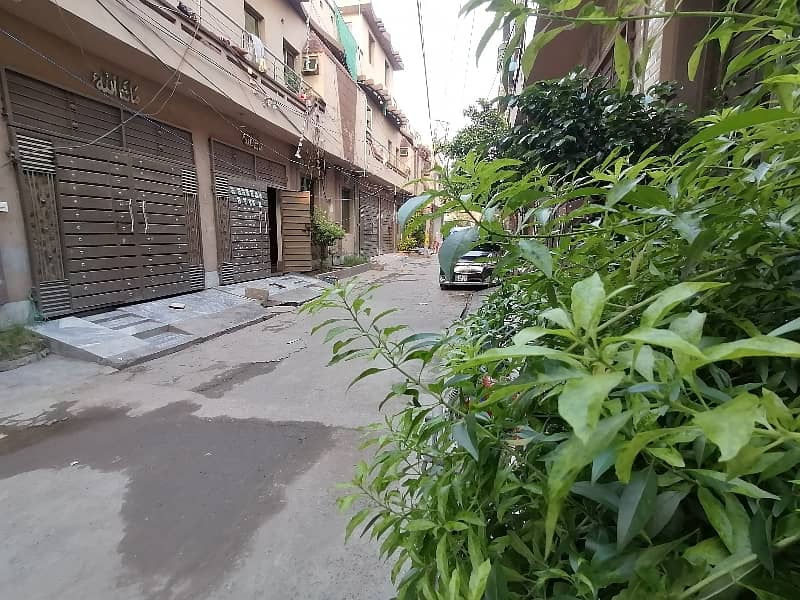 Prime Location 3 Marla House In Only Rs. 12800000/- 8