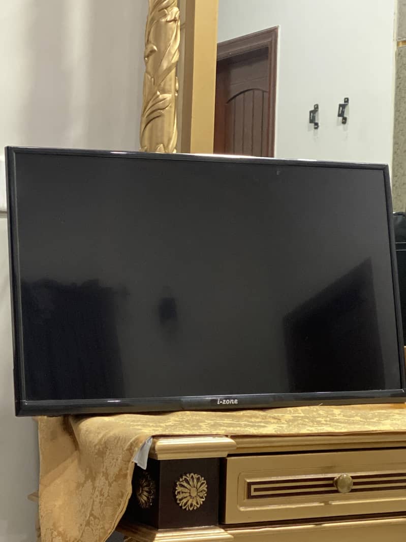 i-Zone A2000-Series Smart LED TV 1