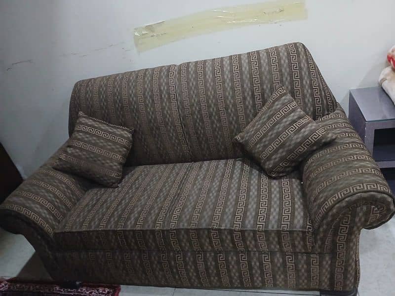 sofa set available for sell 1