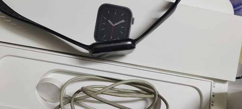 iWatch Series 6 44mm Space Gray 4