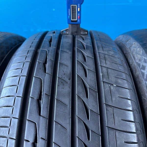 4tyres set 235/50/R/18 Bridgestone Regno just like Brand new condition 7