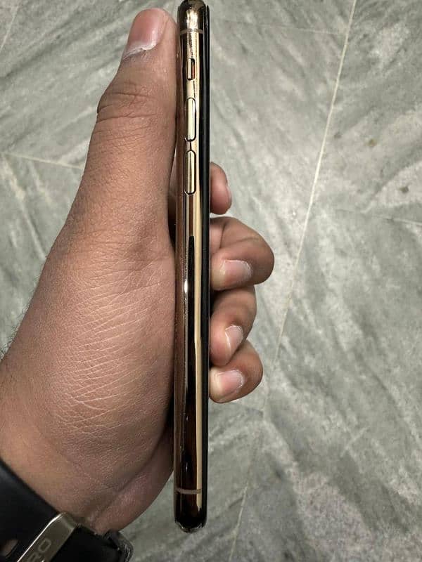 IPhOne 11 Pro Dual PTA 6