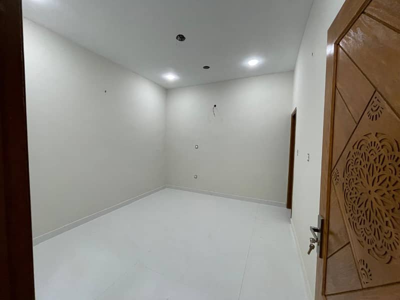 3 bed room upper portion with Roof near sharah e qaideen 7