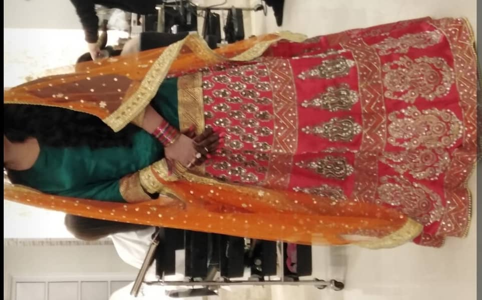 Mehndi lehnga (condition is 9/10) 2