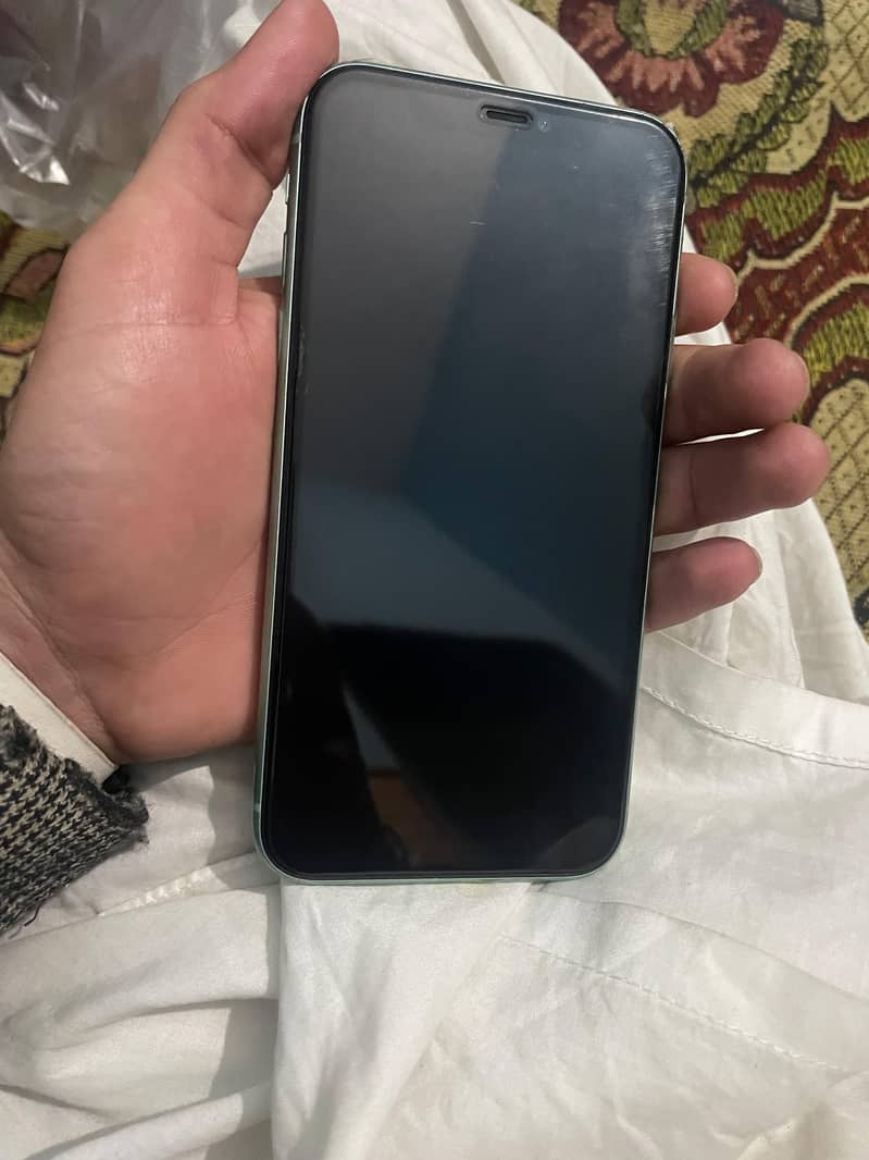 Apple iPhone 11 0