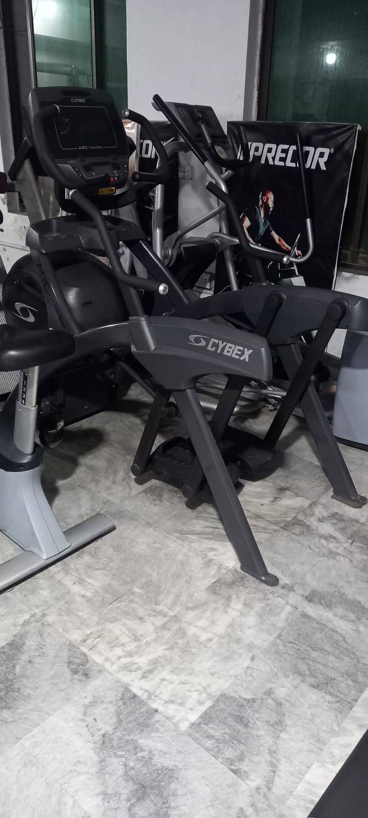 CYBEX ARC TRAINER fitness treadmill \ elliptical \ Recumbent Bike. . . . 4