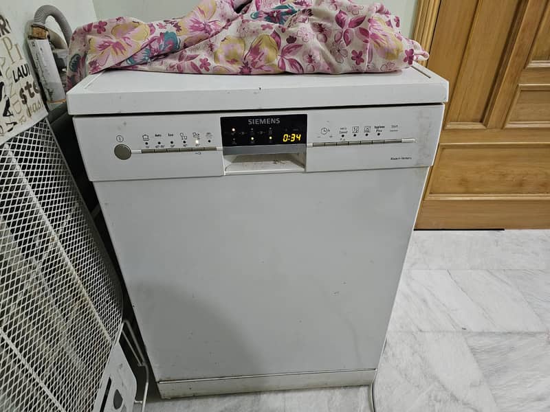 Seimens dishwasher 2016 selling urgently 1