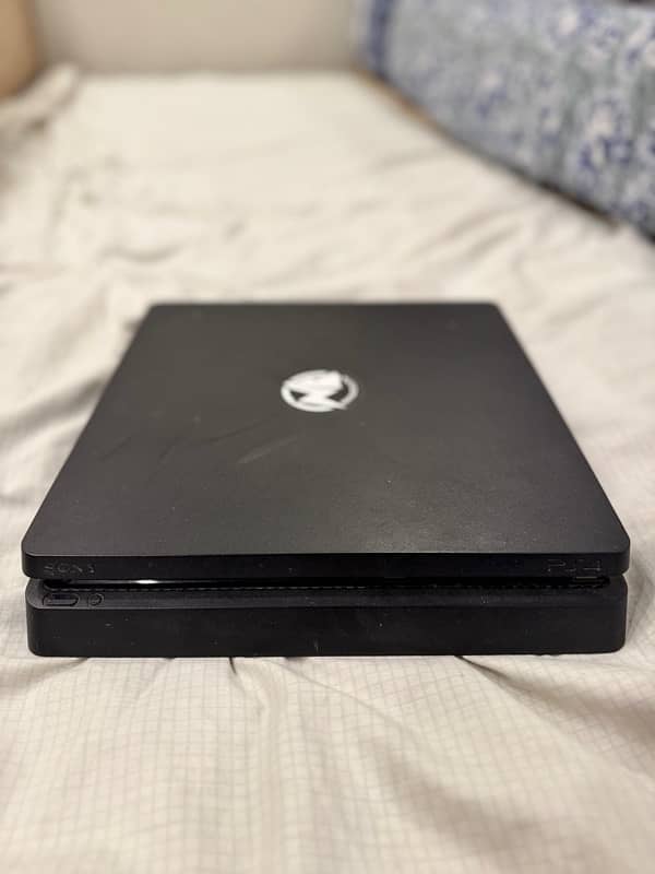 PS4 Slim 0