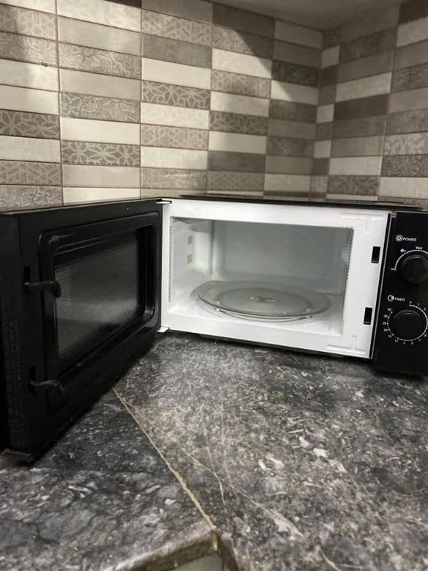 Haier Microwave 20L 2 years used only 2