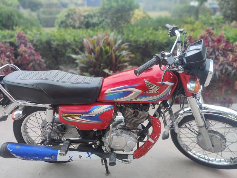 Honda 125 For sale seriouse Person Contact  03-45-45-45-215 0