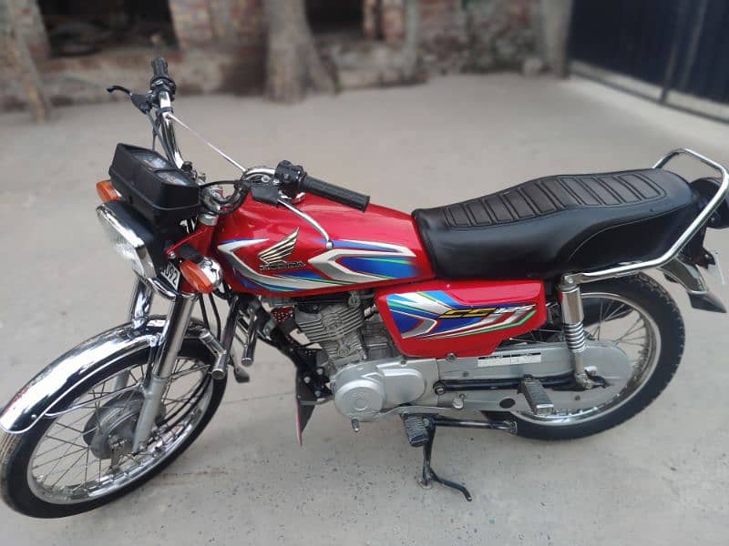 Honda 125 For sale seriouse Person Contact  03-45-45-45-215 1