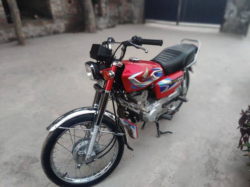 Honda 125 For sale seriouse Person Contact  03-45-45-45-215 2