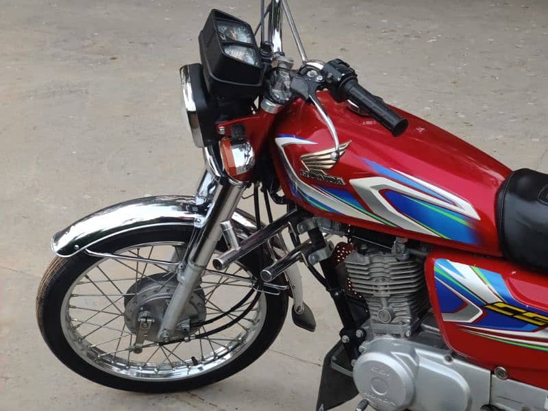 Honda 125 For sale seriouse Person Contact  03-45-45-45-215 4