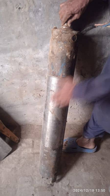 SUBMERSIBLE PUMP 0