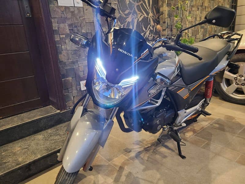 Honda cb150F 2023 special edition bike 6