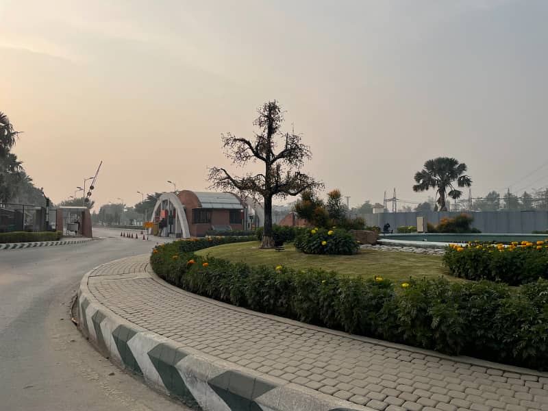 10 Marla Plot For Sale In Sukh Chayn Gardens Near Bahri Town Lahore 4