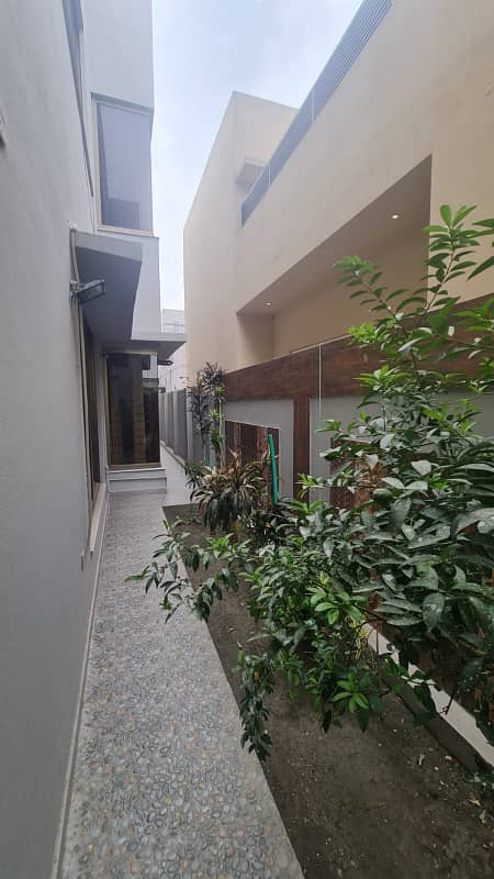 1 Kanal 1 Year Old House For Sale Available In Valencia Housing Society Lahore Facing House Road 60 Ft 15