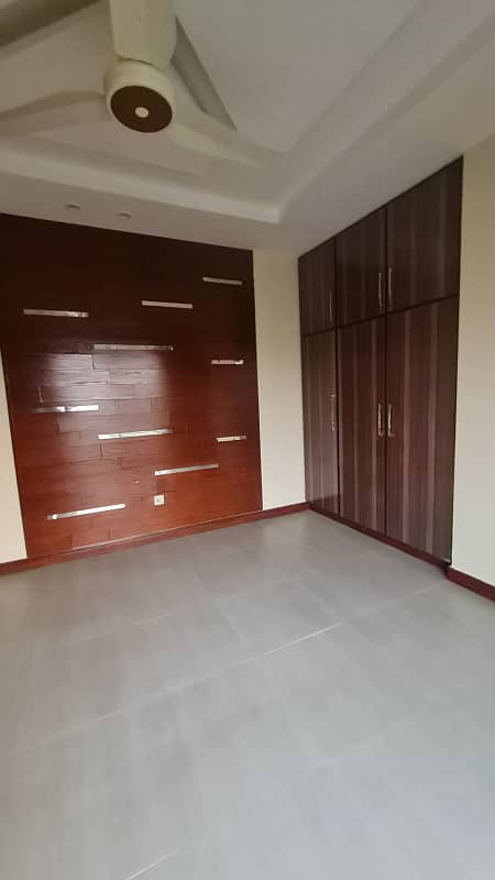 1 Kanal 1 Year Old House For Sale Available In Valencia Housing Society Lahore Facing House Road 60 Ft 16