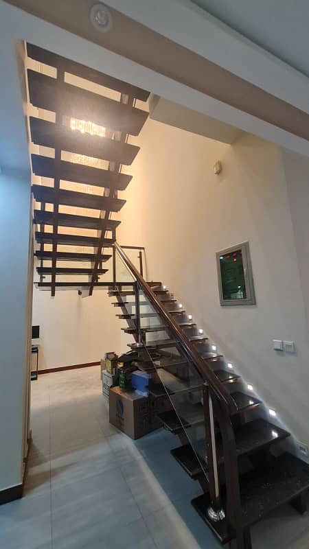 1 Kanal 1 Year Old House For Sale Available In Valencia Housing Society Lahore Facing House Road 60 Ft 17