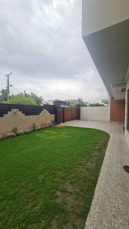 1 Kanal 1 Year Old House For Sale Available In Valencia Housing Society Lahore Facing House Road 60 Ft 19