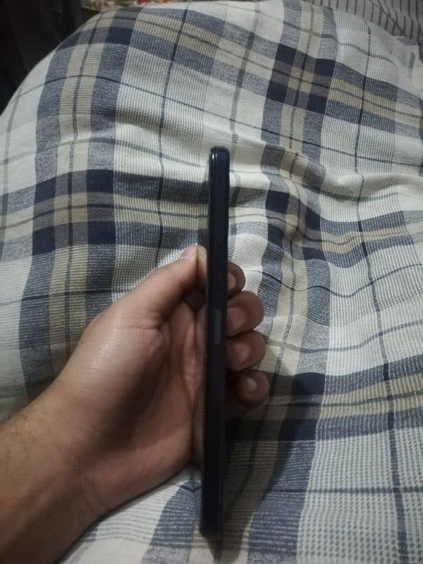 Infinix note12 8/256 black clar h 10/10 condition ha only mobile h 3