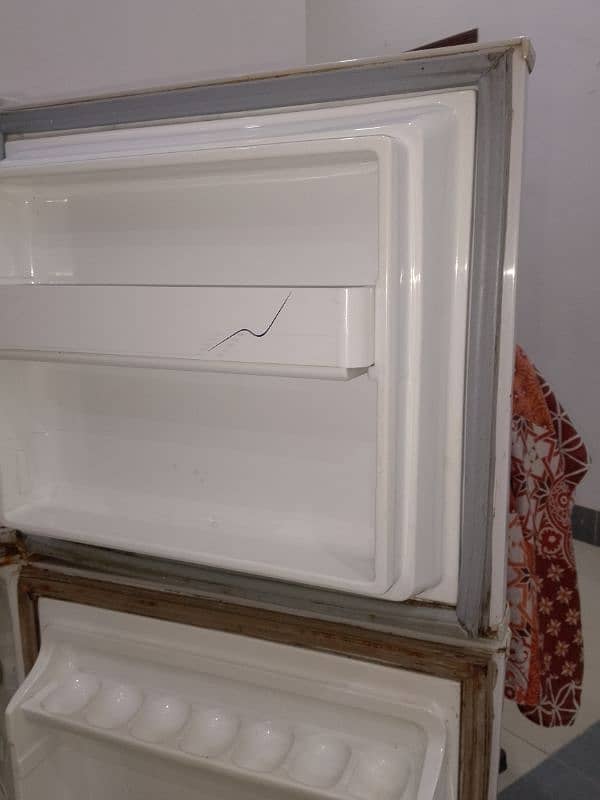 Dawlance ka small refrigerator 2