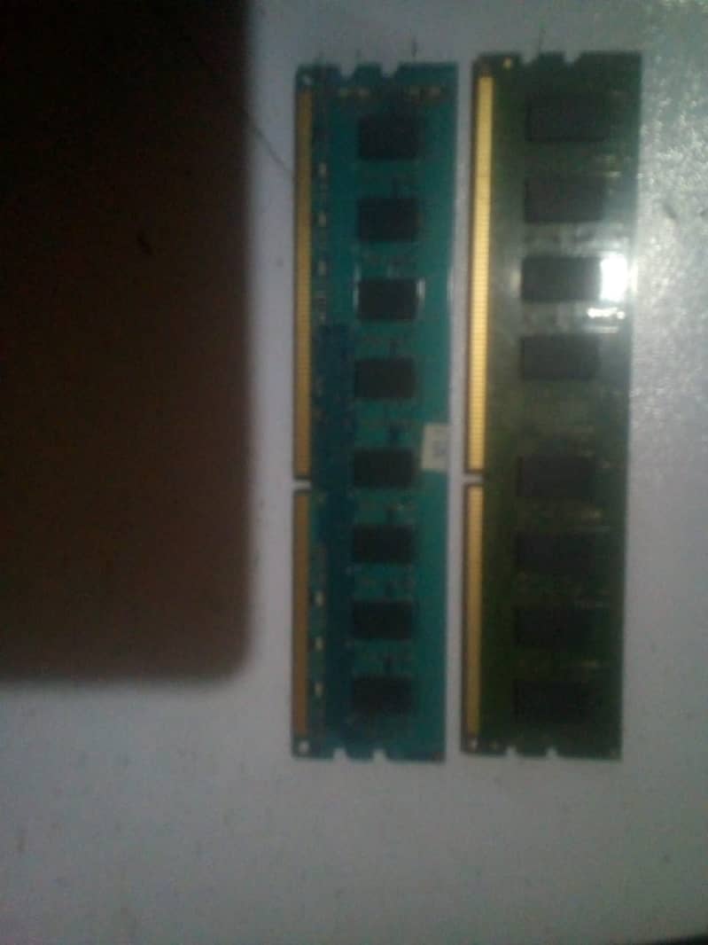 4 Gb Ram 2 Sticks Totall 8 Gb Ram Ddr3 0