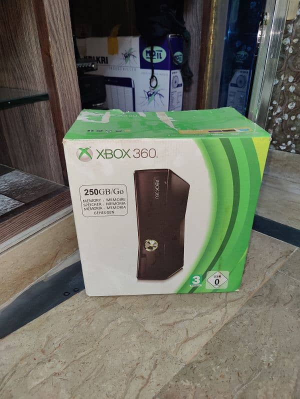 Xbox 360 slim special edition 1